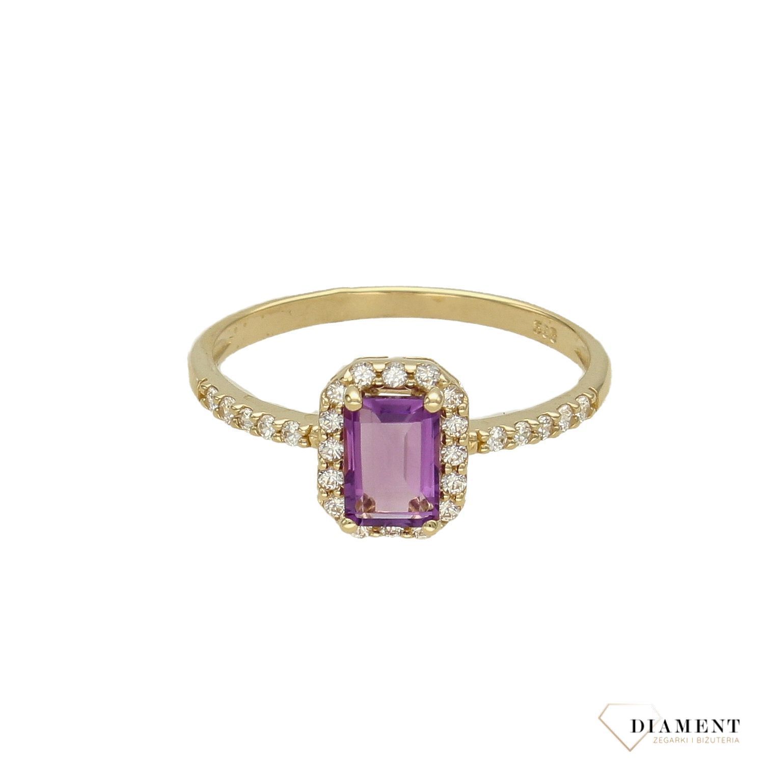 Złoty pierścionek zaręczynowy z fioletową cyrkonią PI 5382. Złoty pierścionek z cyrkoniami. Złoty pierścionek z dużą fioletową c (3).jpg